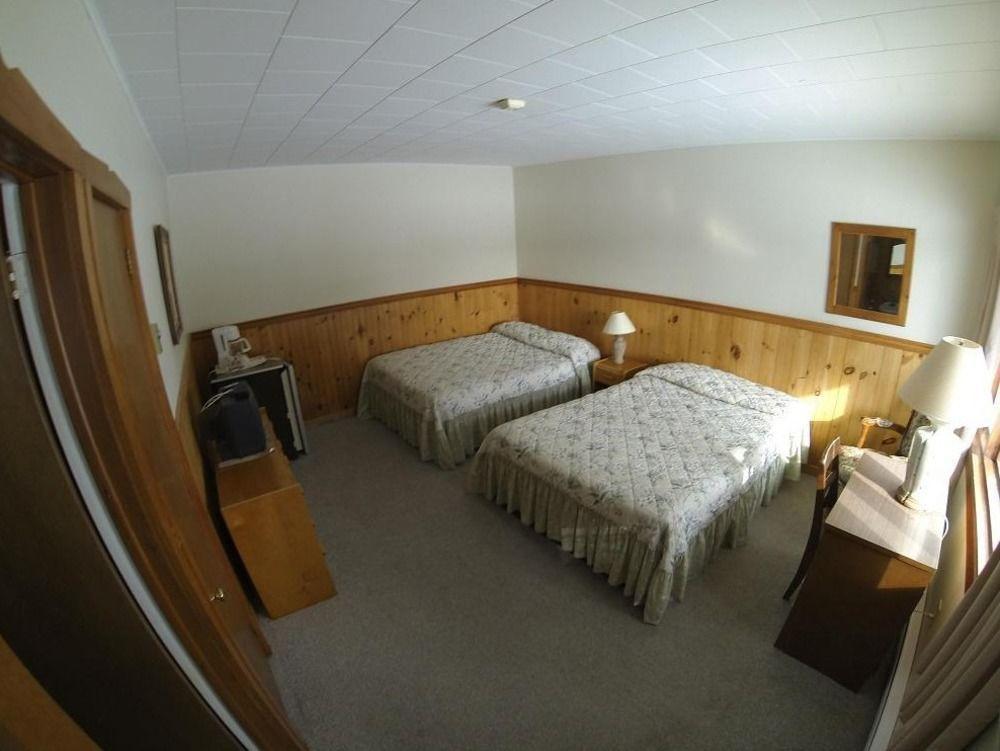 Motel Le Fleuron Saint-Donat Exterior foto