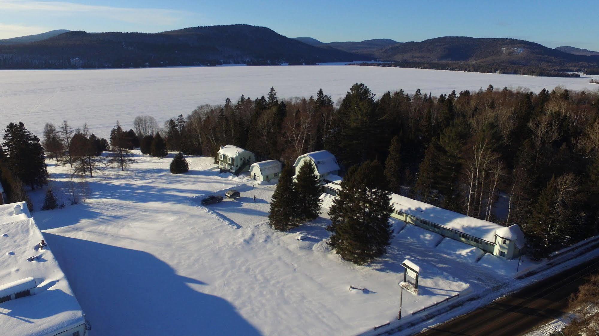 Motel Le Fleuron Saint-Donat Exterior foto